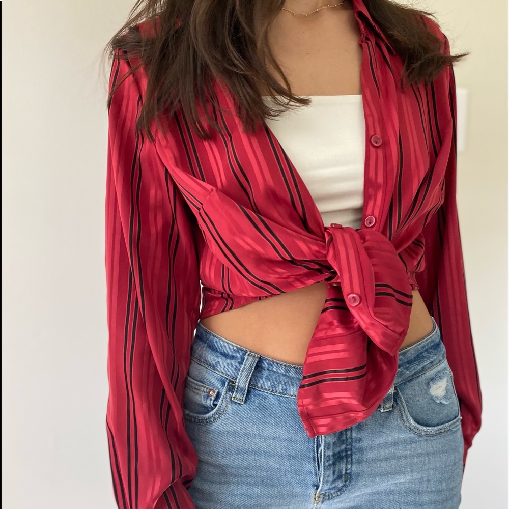 Red Vintage Button Down 💋